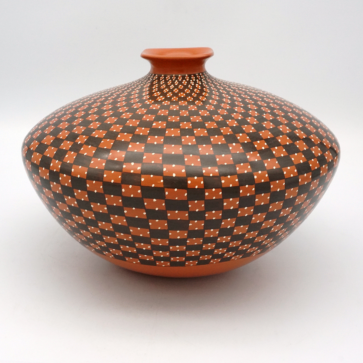 Chimayo Trading Navajo Rugs Pueblo Pottery Fine ArtYoly Ledezma